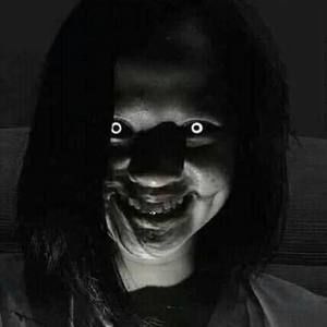 Meet your Posher, Mona